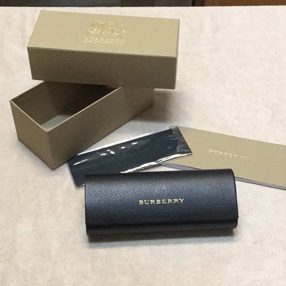 burberry sunglasses case black